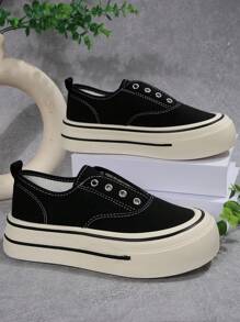 A Pair Of Thick-Soled Elastic Sneakers, Girls' One-Pedal Canvas Shoes, New Versatile Breathable Casual Shoes In Summer, Comfortable And Wear-Resistant Small White Shoes.