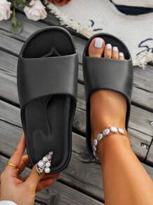 Sandalias planas de suela blanda, negras y de punta abierta, antideslizantes, resistentes al desgaste y cómodas. Fashionables para adolescentes, adecuadas para la playa, interiores y uso diario.
