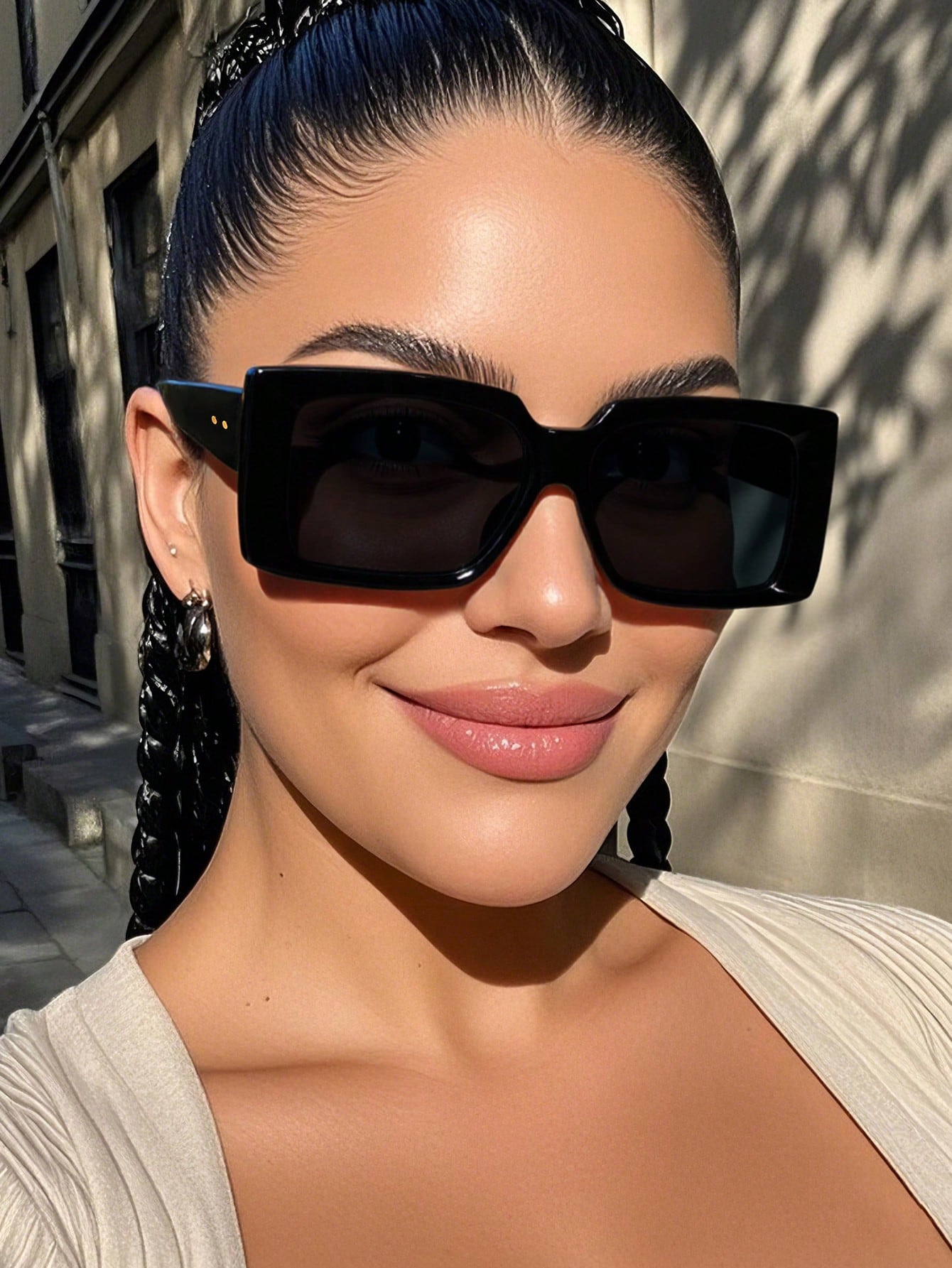 زوج نظارات شمسية واسعة المستطيل، إطار أسود، مناسبة...