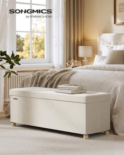 SONGMICS Pouf Contenitore, Cassapanca Pieghevole, 38 x 110 x 40 cm, Sgabello Poggiapiedi, 112 L, Superficie in Velluto, per Camera da Letto Soggiorno, Beige Cappuccino