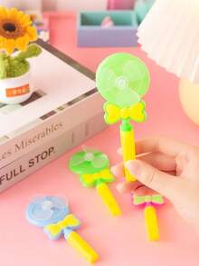 20 piezas/10 piezas - Silbatos con diseño de piruleta para fiestas, aleatorios, de plástico, silbatos con forma de piruleta de colores de caramelo, decoración de lazos y abanicos creativos, adecuados para usar como sopladores de silbato en fiestas. - Multicolor - Ver 6