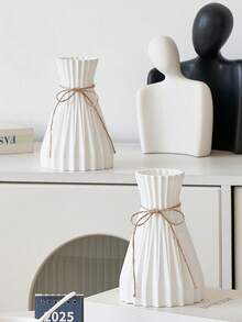 现代塑料花瓶 欧式花瓶 餐桌中心装饰花瓶 鲜花和蒲苇婚礼家居装饰藤条状陶瓷外观 不易破碎花瓶 简约花篮布置