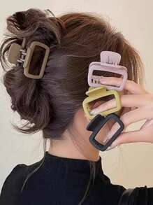 4 Pieces Of Women's Hair Accessories. They Are Small - Sized Dopamine - Style Hair Claws For Summer, Suitable For Beach Vacations And Daily Use.