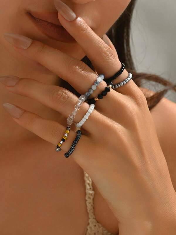 8pcs Fashionable & Cute Multi-Color Mini Glass Beads Elastic Rings, Suitable For Daily Wear