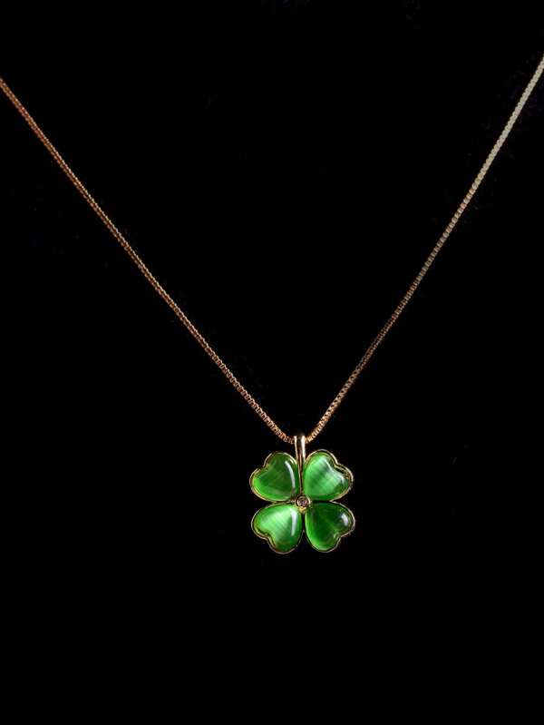 1pc Fashion High-End Luxury Exquisite Versatile Cat Eyes Stone & Clover Flower Petal Pendant Necklace Choker, Meaningful Gift For Women For Daily Wear, Important Occasions