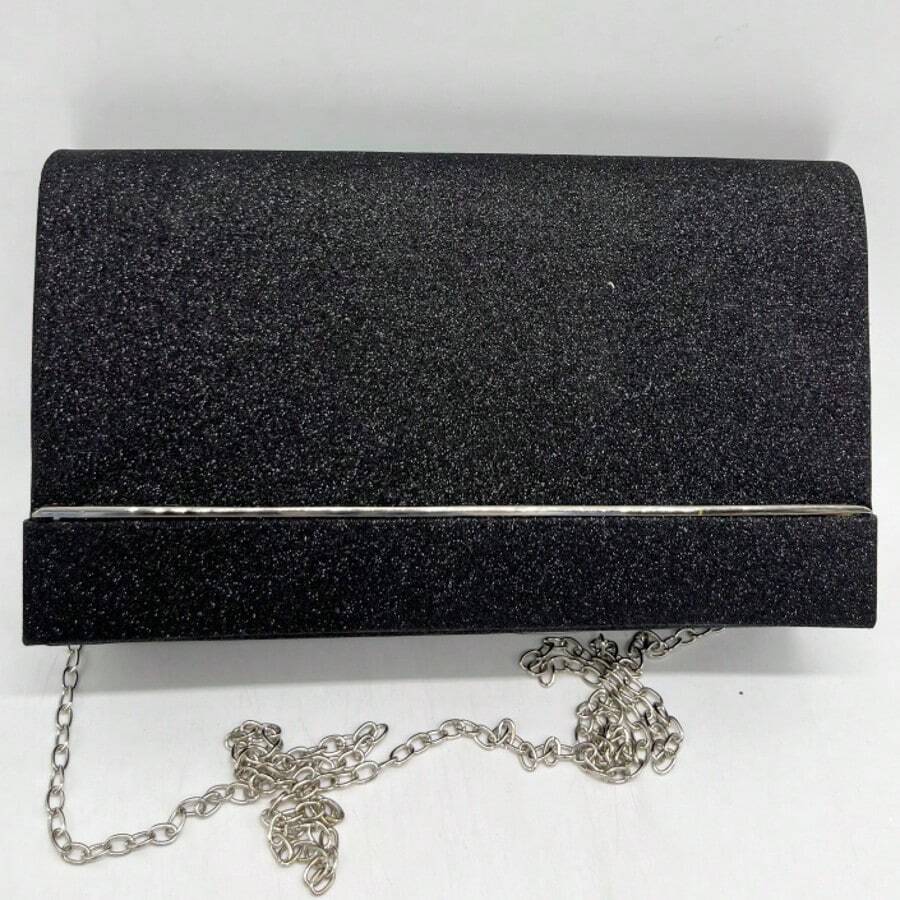 Borsette da sera con cristalli per donne. Borse eleganti con catene. Borse per matrimoni e feste. Borse sportive. Design alla moda.