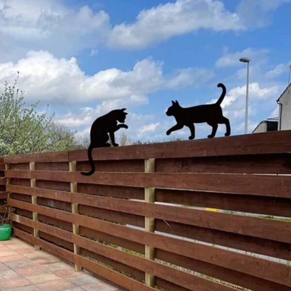 Black Metal Elegant Cat Garden Decor - Captivating Shadows Yard Art Fence Decor, Outdoor Silhouette Sculptures, Ideal For Cat Enthusiasts