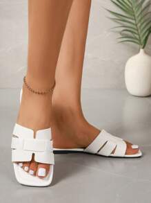 Sandalias planas de mujer 2025 Nuevas de moda de verano con punta cuadrada, de rayas, casuales y deslizantes, versátiles para el verano