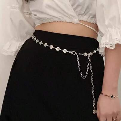一款女士银色金属腰链，适合夏季、上学、秋季、万圣节等场合。