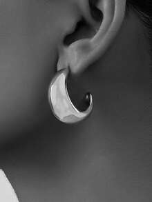 1 Pair Large Size Round Puffy Polished Metal Hoop Earrings Suitable For Women - Silver - View 6