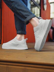 Sapatos Casuais Outdoor Confortáveis e Versáteis de Couro Branco Puro com Efeito de Emenda para Casal, Elegantes e Simples, Plataforma Alta Juvenil, Sola Plana Esportiva Absorvente de Impacto, Sapatos Brancos