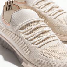 Zapatillas deportivas de verano 2025 para mujer, calzado deportivo transpirable de malla ligera, cómodas zapatillas atléticas