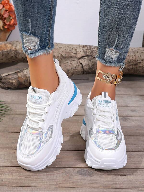 1 par de zapatillas casuales con rayas de colores brillantes para mujer, zapatos de plataforma adecuados para ir al trabajo, hacer ejercicio, fiestas y uso al aire libre, zapatillas deportivas de malla para primavera/verano con suela acolchada, color blanco