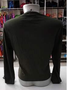 Blusa Feminina Cropped Canelado Com Decote E Manga Longa De Tons Terrosos Moda Inverno Simples Casual Com Nó - Verde Militar - Visão 6
