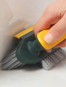 1件家用多功能缝隙刷，浴室刷，地板缝隙刷，刮刀刷一体式浴室角落缝隙马桶清洁刷。