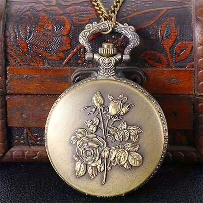 青铜复古石英怀表，表壳上有花朵图案，适合作为礼物