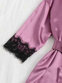 4-Piece Women's Satin Pajamas, Beautiful And Sexy, Soft And Comfortable. It Includes A Satin Robe(Three-Quarter Sleeve), A Lace Camisole, A Lace Panty And A Satin Shorts. Suitable For Home Leisure Wear. Sexy Pajamas Are The Perfect Choice For Elegant Women.Perfect For Summer.If You Prefer A Loose Fit, Order One Size Up Than Your Usual Size. - 紫色 - 查看 3