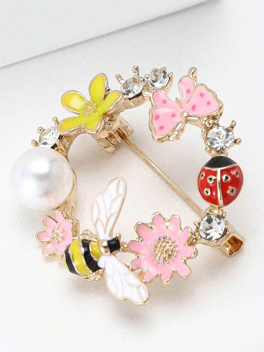 1 件别致的蜜蜂和花朵花环胸针 - 锌合金，带仿珍珠装饰，金色瓢虫和蜂窝设计，彩色珐琅花朵，优雅的女孩服装配饰