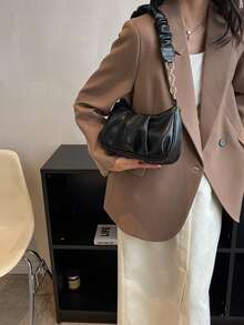 New Fashion Retro Commuting Black Simple Pleated One-Shoulder Cloud Bag - Black - View 2