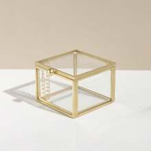 1pc Vintage Style Square Glass Jewelry Box With Golden Accents - Zipped Storage Case For Earrings, Rings, Bracelets And Necklaces. Retro Golden Transparent Glass Jewelry Box With Lid - Geometric Golden Jewelry Display And Storage Box, Home Decor Box, Suitable For Holding Accessories, Rings, Earrings, Girl/Woman Birthday Gift,For Holiday Beach, Bathroom Collection, Bedroom Collection, Large Capacity