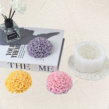 Stylish Daisy Silicone Candle Mold