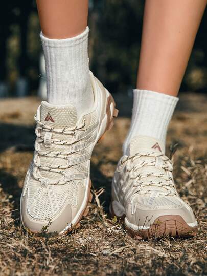 أحذية نسائية جديدة لرحلات المشي الخفيفة والرياضية في الهواء الطلق ، أحذية رياضية عصرية مقاومة للانزلاق وللتآكل