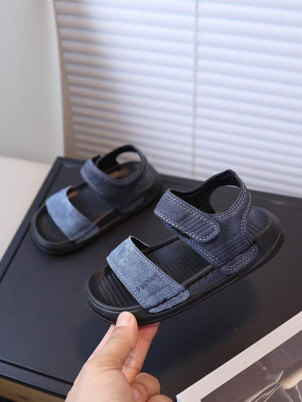 1 Pair Children's Peep-Toe Sandals, Combining Simplicity And Fashion Perfectly. Blue Upper With Stylish Metal Buckle, Simple Yet Elegant. The Peep-Toe Design Protects The Child's Toes From Bumps. Hook And Loop Closure For Easy On And Off, Children Can Wear Them Easily By Themselves. Soft Lining And Comfortable Soles Provide A Comfortable Wearing Experience, And The Versatile Style Matches Well With Various Children's Outfits.