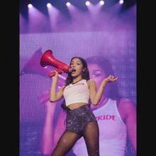 1pc/3PCS Wall Arts Posters Rock Sweetheart Olivia Rodrigo Pop Suitable For Residential And Dormitory Walls, Living Room And Bar Decoration, Dining Room Or Bathroom, Room Decoration, Frameless High-Quality, Indoor/Outdoor Canvas Art, Frameless/Framed