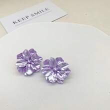 Set de 4 pendientes morados: Pendientes elegantes de flor morada de 5 pétalos 3D de acrílico hueco, pendientes de flor de resina de varias capas, aros de color caramelo, pendientes colgantes de lirio del valle morado - Adecuados para uso diario, viajes, fiestas de cumpleaños