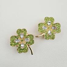A Pair Of Four-Leaf Flower Ladies Cufflinks, Light Luxury Rhinestone Shirt Buttons, Fashionable And Versatile Button Sets, Flap Design, No Need For Needle Sewing, Easy To Put On And Take Off Cufflinks Shirt Buttons Decorative Buttons. Suitable For Formal Occasions, Daily Wear, Banquets, Parties. Exquisite Packaging, High-Grade Gift Box, Holiday Gift, Gift For Friends.