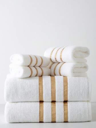 1条浴巾，白色，薄款，长方形，70*140厘米，简约提花图案；或可作33*74厘米手巾；或34*34厘米手帕使用；适合成人；柔软、吸水性强、速干；四季皆宜；适用于浴室、酒店、旅行、派对、节日礼物、水疗、海滩、户外、运动、返校季、美容院、家庭浴室等场所；也可用于美容院、酒店、运动场所等家居用品；毛巾、护肤浴巾