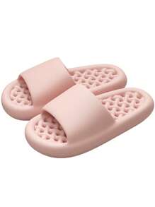 A Pair Of Lightweight Embossed Slippers, Girl's Summer Bath Slippers, Fashionable Flat-Bottomed Beach Slippers For Going Out, And Thick-Soled Non-Slip Slippers For Couples Indoors And At Home.