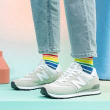 New Balance NB 574 系列复古跑鞋，低帮休闲运动鞋，时尚情侣鞋 ML574EVW - 灰色 - 查看 1