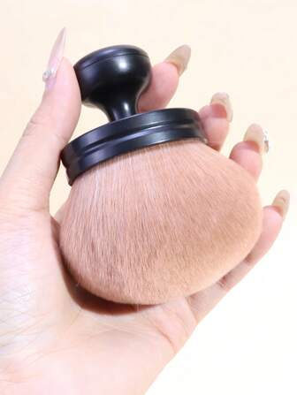 1支超大便携柔软多功能化妆刷，适用于腮红、身体粉、指甲粉、美妆工具、粉底刷、遮瑕刷、修容刷、古铜粉刷、散粉刷等多种用途。