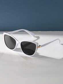 White Cat Eye Plastic Sunglasses, Retro Classic Design, Suitable For Outdoor, Travel, Beach, Casual Wear, Summer, UV Protection, Driving, For Women For Summer Beach Vacation,Outdoor,Travel - White - View 4