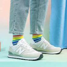 New Balance NB 574 系列复古跑鞋，低帮休闲运动鞋，时尚情侣鞋 ML574EVW - 灰色 - 查看 5