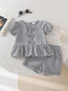 2pcs Baby Girls Casual Striped Top With 3D Bow Decor And Ruffled Shorts Outfit, Cute And Sweet Style For Outdoor Play - Black and White - View 1