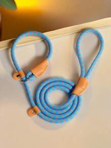 1 Piece Of Colorful Nylon Leash Dog Leash Dog Leash Walking Leash For Outdoor Walks. It Is Very Sturdy, Durable, And Beautiful. There Are Many Styles To Choose From, Suitable For Every Type Of Dog