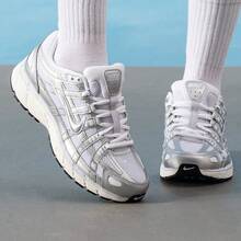 Nike 2026 夏季新款女款透气轻便缓震网面复古跑步鞋休闲运动鞋时尚厚底运动鞋 BV1021-106 - 銀 - 查看 2