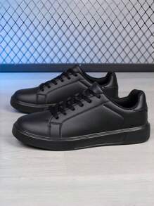 Tênis de Skate de Cano Baixo em Cor Sólida Moderna Masculino, Tênis Casuais Confortáveis Antiderrapantes com Cadarço, Adequados para Uso durante Todo o Ano e Atividades ao Ar Livre, Ideais para Casual de Verão Adolescente, Esportes ao Ar Livre, Viagens de Férias, Presentes de Formatura ou Acessórios de Vestimenta de Aniversário