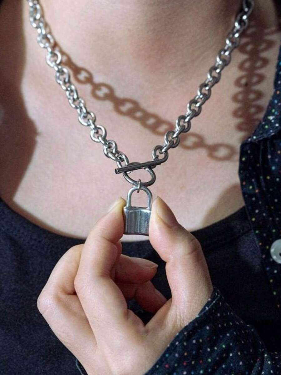 1pc Titanium Steel Padlock Pendant Necklace, Vintage Personalized Hip Hop Ins Locket Sweater Chain, Matching Unisex/Couple - Silver - View 1