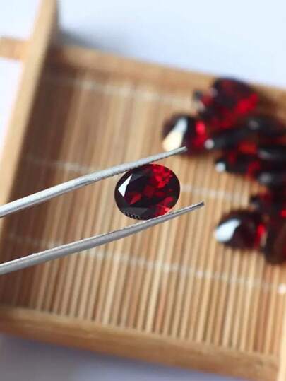 1pc Women's Love Stone - Natural Garnet