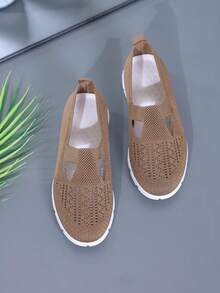 1 Pair Casual Minimalist Lightweight Breathable Perforated Shoes For Teenage Girls, Suitable For Outdoor Activities, Walking, Commuting, Camping - Brown - View 2