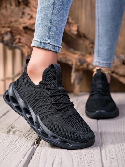 1 Pair Men's Fashion Solid Color Running Shoes, Breathable Non-Slip Lightweight Sports Shoes, Soft Thick Soles Increase Height Shock Absorbing Sneakers, Mesh Breathable Comfortable Leisure Slip-On Socks Shoes Suitable For Outdoor, School, Travel, Walking