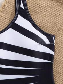 European & American Style Striped One-Piece Swimsuit, Vacation Beach Swimming Suit For Women