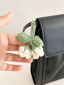 1PC清新优雅手工编织羊毛钩针编织铃兰铃兰女孩背包小吊坠铃兰仿珍珠串钥匙扣包饰汽车配件包饰