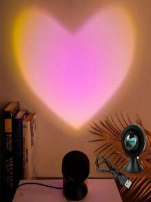 1 pezzo Proiettore di luce forma cuore al tramonto, luce di proiezione del tramonto d'amore, luce notturna USB, adatta per camera da letto, decorazione soggiorno, proiettore arcobaleno, per sfondo fotografico, regalo romantico adatto per decorazione domestica, soggiorno, Ognissanti, decorazione natalizia, accessori da ufficio per scrivania, decorazione da parete, adatto per campeggio, festa, perfetto regalo per compleanno e Natale
