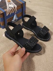 Sandalias de moda para niños, nuevas para el verano, con diseño de decoración trenzada, puntera redonda, antideslizantes, elegantes y de suela plana para la playa - Negro - Ver 3