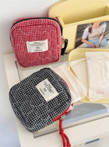 1 pieza Bolsa de maquillaje pequeña con diseño de acolchado en forma de corazón, estilo patchwork de 3 colores, para almacenar lápices labiales, joyas, pañuelos, toallas sanitarias, ideal como bolsa de cosméticos, bolsa de maquillaje, organizador de maquillaje, para viajes, bolsa de regalo de Navidad, bolsa de embrague / bolso pequeño, organizador de maquillaje, portabrochas, mini bolsa, bolsa de gran capacidad