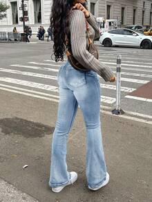 女士度假风休闲水洗毛边修身喇叭牛仔裤 - 淺色水洗藍 - 查看 6